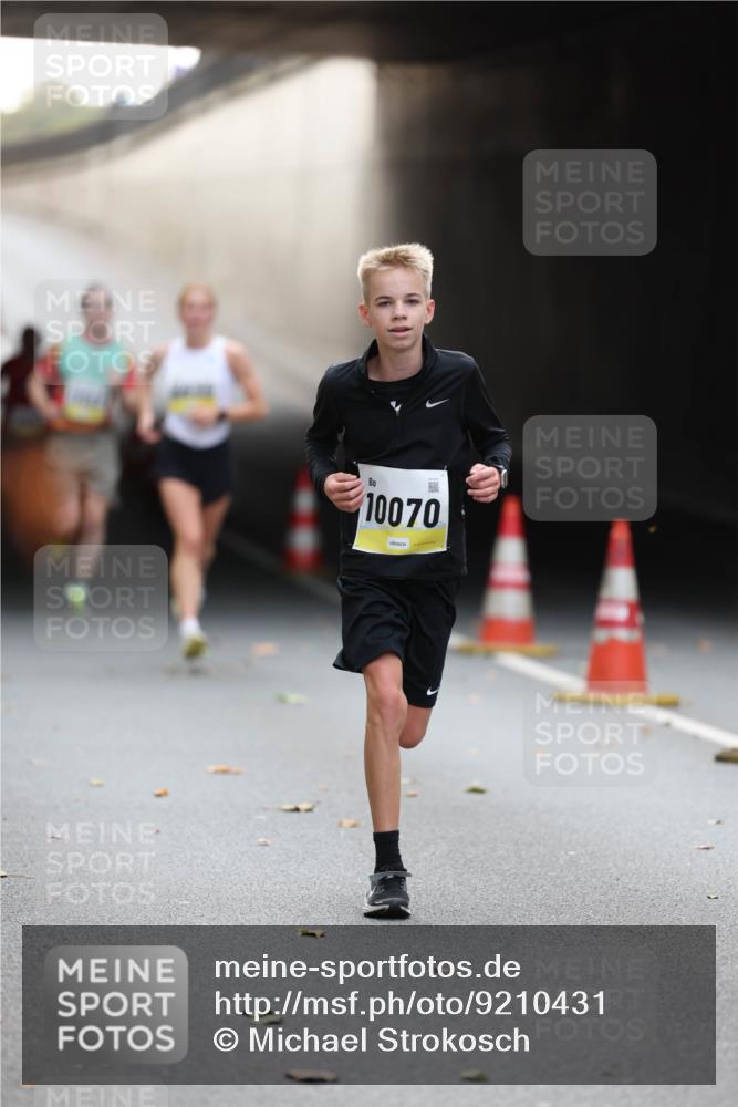 05.10.2025 - 20. swb-Marathon Bremen Michael Strokosch http://msf.ph/oto/9210431 05.10.2025 10:36:08 Laufen 10070 meine-sportfotos.de