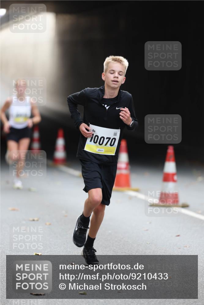 05.10.2025 - 20. swb-Marathon Bremen Michael Strokosch http://msf.ph/oto/9210433 05.10.2025 10:36:09 Laufen 10070 meine-sportfotos.de