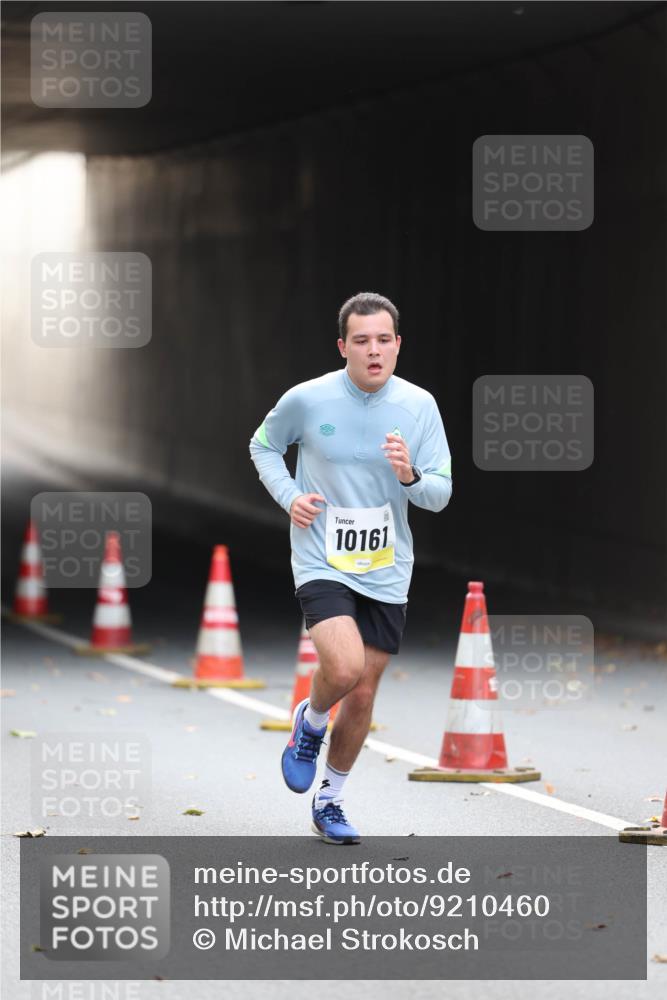 05.10.2025 - 20. swb-Marathon Bremen Michael Strokosch http://msf.ph/oto/9210460 05.10.2025 10:36:21 Laufen 10161 meine-sportfotos.de