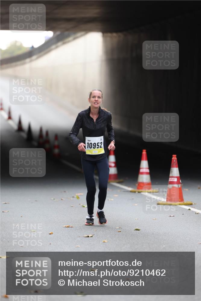 05.10.2025 - 20. swb-Marathon Bremen Michael Strokosch http://msf.ph/oto/9210462 05.10.2025 10:36:23 Laufen 10952 meine-sportfotos.de