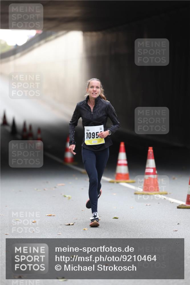 05.10.2025 - 20. swb-Marathon Bremen Michael Strokosch http://msf.ph/oto/9210464 05.10.2025 10:36:23 Laufen 1095 meine-sportfotos.de