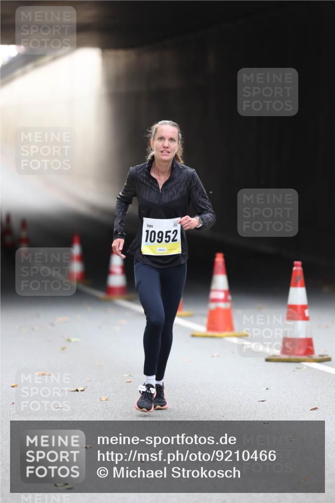 05.10.2025 - 20. swb-Marathon Bremen Michael Strokosch http://msf.ph/oto/9210466 05.10.2025 10:36:24 Laufen 10952 meine-sportfotos.de