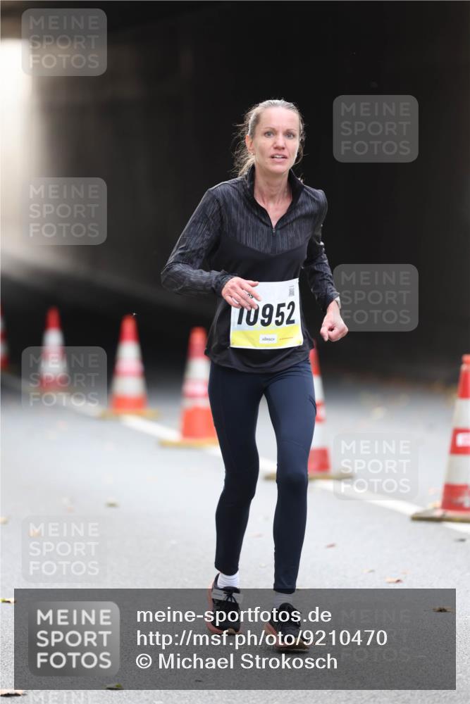 05.10.2025 - 20. swb-Marathon Bremen Michael Strokosch http://msf.ph/oto/9210470 05.10.2025 10:36:25 Laufen 10952 meine-sportfotos.de
