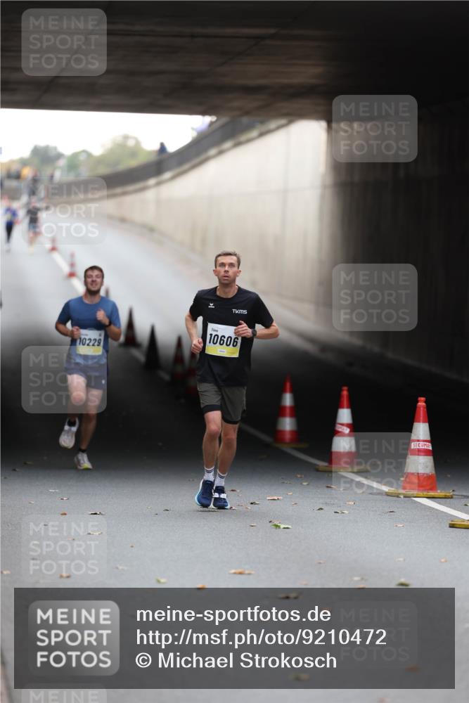 05.10.2025 - 20. swb-Marathon Bremen Michael Strokosch http://msf.ph/oto/9210472 05.10.2025 10:36:38 Laufen 10229, 10606 meine-sportfotos.de