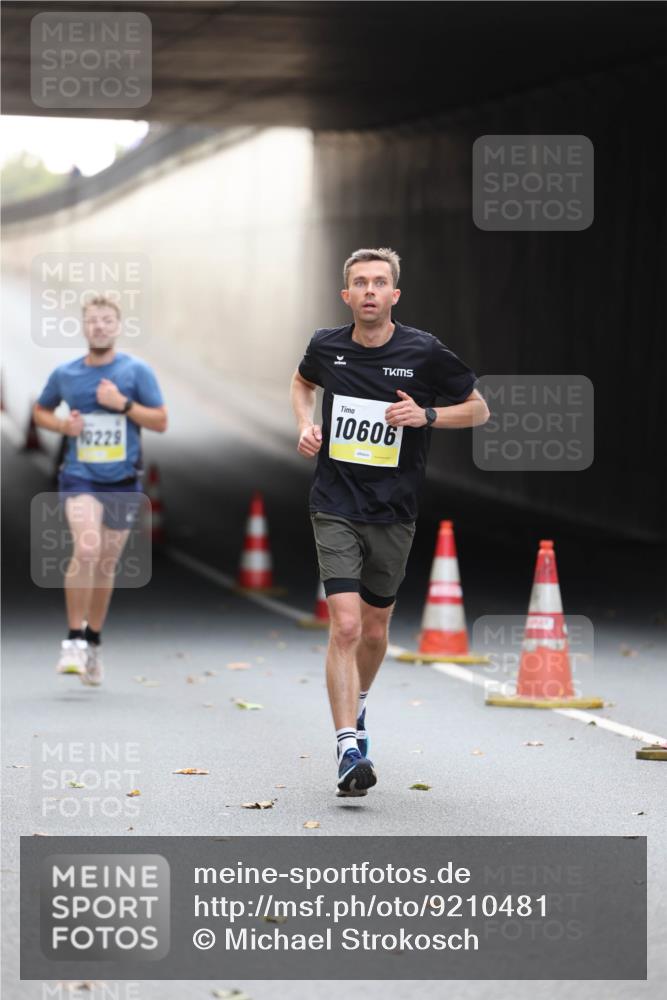 05.10.2025 - 20. swb-Marathon Bremen Michael Strokosch http://msf.ph/oto/9210481 05.10.2025 10:36:40 Laufen 10229, 10606 meine-sportfotos.de