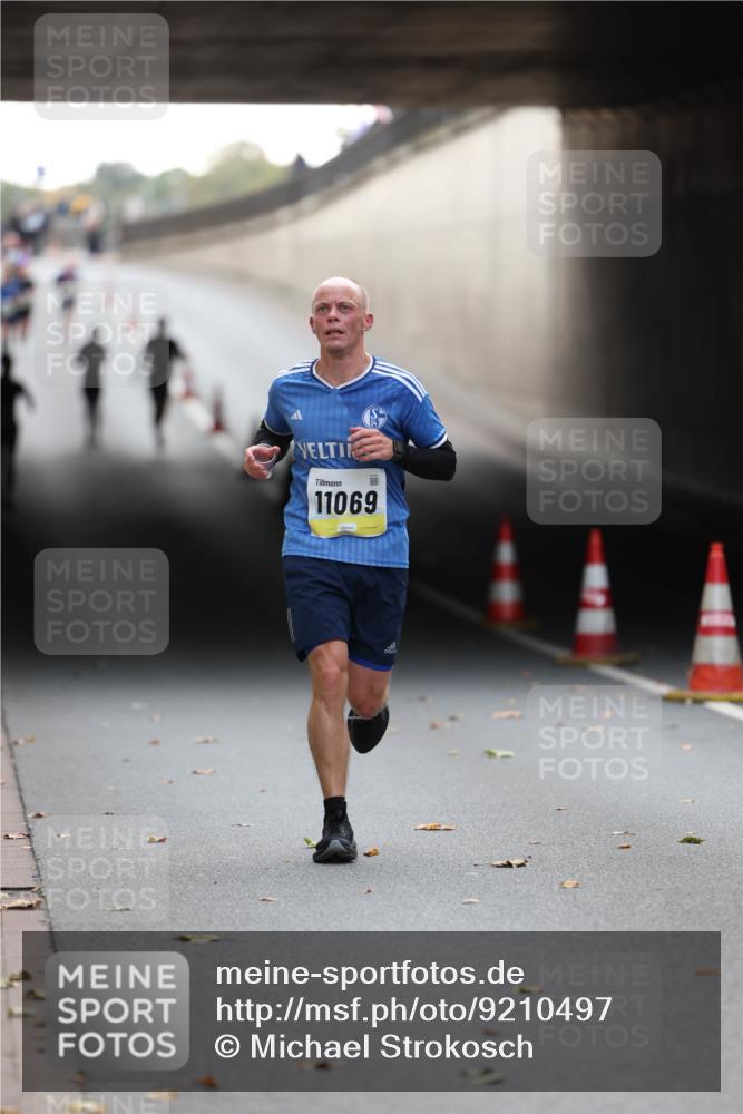 05.10.2025 - 20. swb-Marathon Bremen Michael Strokosch http://msf.ph/oto/9210497 05.10.2025 10:36:49 Laufen 11069 meine-sportfotos.de