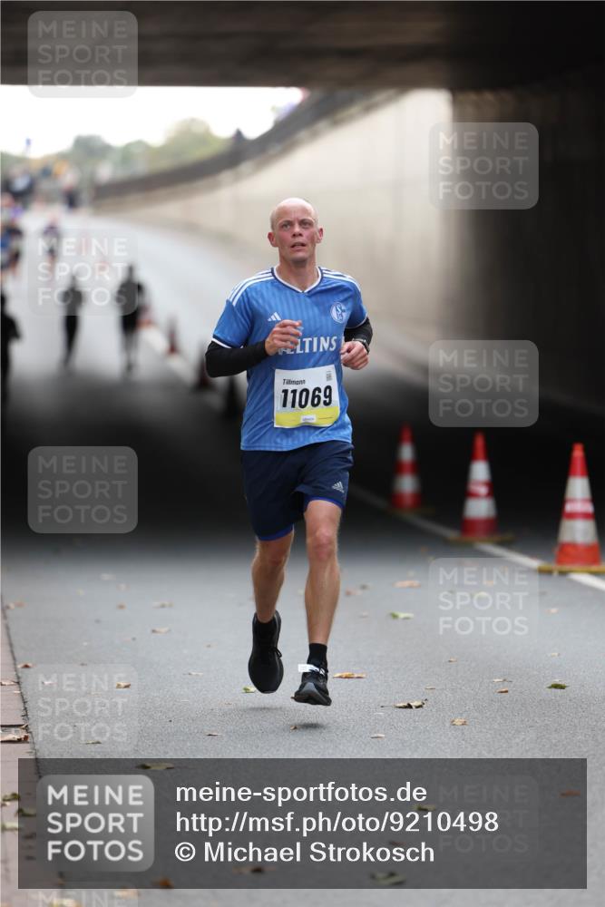 05.10.2025 - 20. swb-Marathon Bremen Michael Strokosch http://msf.ph/oto/9210498 05.10.2025 10:36:50 Laufen 11069 meine-sportfotos.de