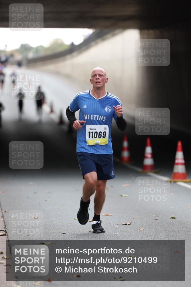 05.10.2025 - 20. swb-Marathon Bremen Michael Strokosch http://msf.ph/oto/9210499 05.10.2025 10:36:50 Laufen 11069 meine-sportfotos.de