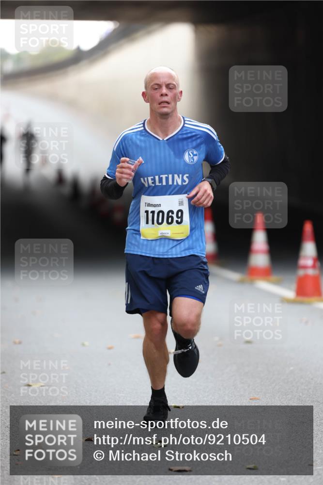 05.10.2025 - 20. swb-Marathon Bremen Michael Strokosch http://msf.ph/oto/9210504 05.10.2025 10:36:51 Laufen 11069, 70 meine-sportfotos.de