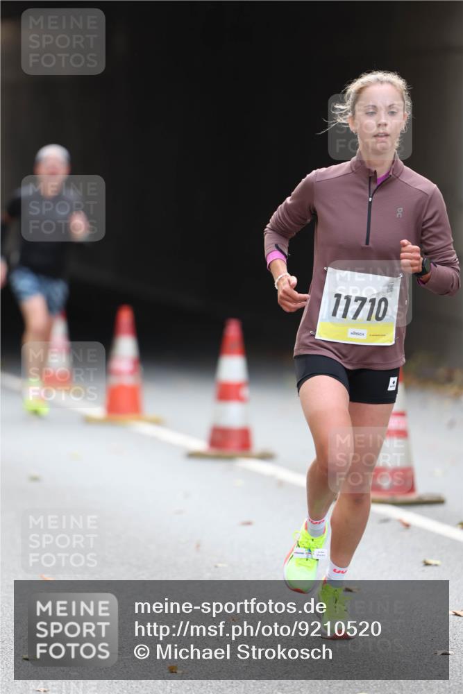 05.10.2025 - 20. swb-Marathon Bremen Michael Strokosch http://msf.ph/oto/9210520 05.10.2025 10:37:03 Laufen 1, 11710 meine-sportfotos.de