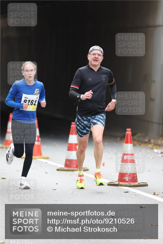 05.10.2025 - 20. swb-Marathon Bremen Michael Strokosch http://msf.ph/oto/9210526 05.10.2025 10:37:06 Laufen 9262 meine-sportfotos.de