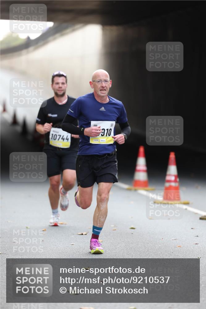 05.10.2025 - 20. swb-Marathon Bremen Michael Strokosch http://msf.ph/oto/9210537 05.10.2025 10:37:13 Laufen 910, 10744, 02096 meine-sportfotos.de