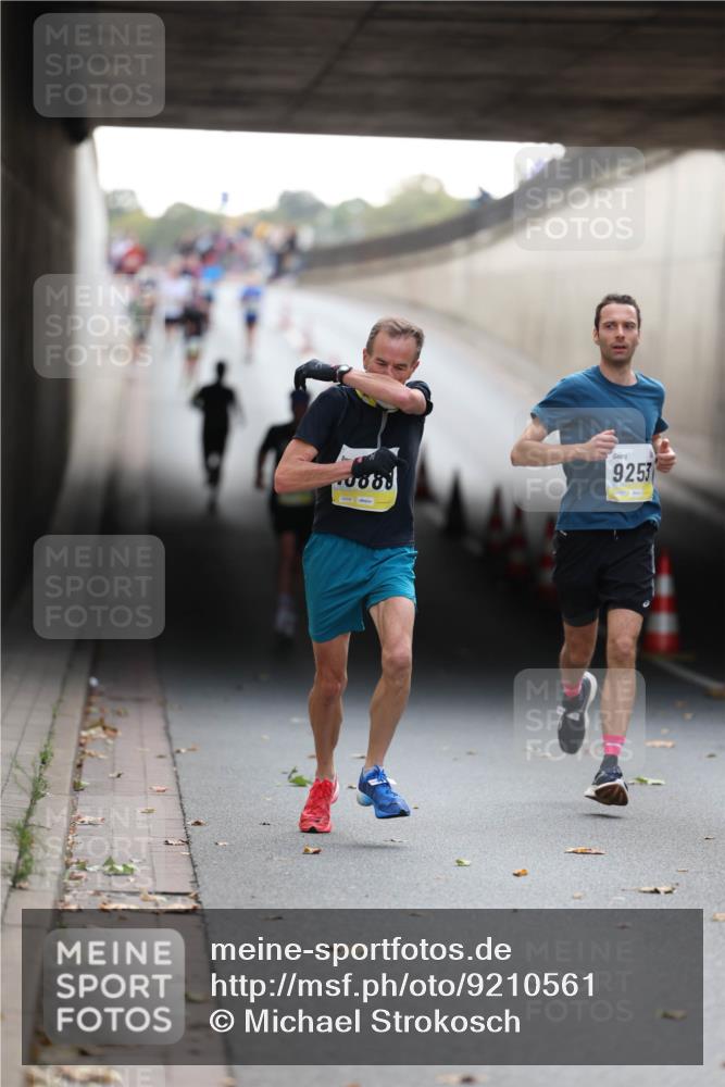 05.10.2025 - 20. swb-Marathon Bremen Michael Strokosch http://msf.ph/oto/9210561 05.10.2025 10:37:26 Laufen 9253 meine-sportfotos.de