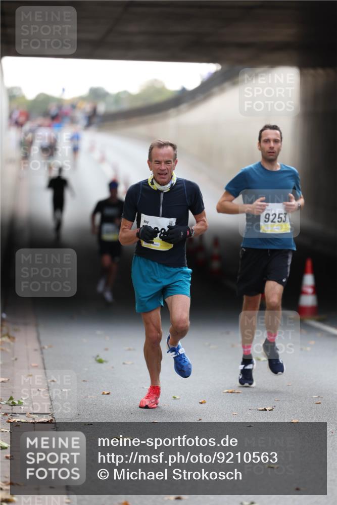 05.10.2025 - 20. swb-Marathon Bremen Michael Strokosch http://msf.ph/oto/9210563 05.10.2025 10:37:27 Laufen 9253 meine-sportfotos.de