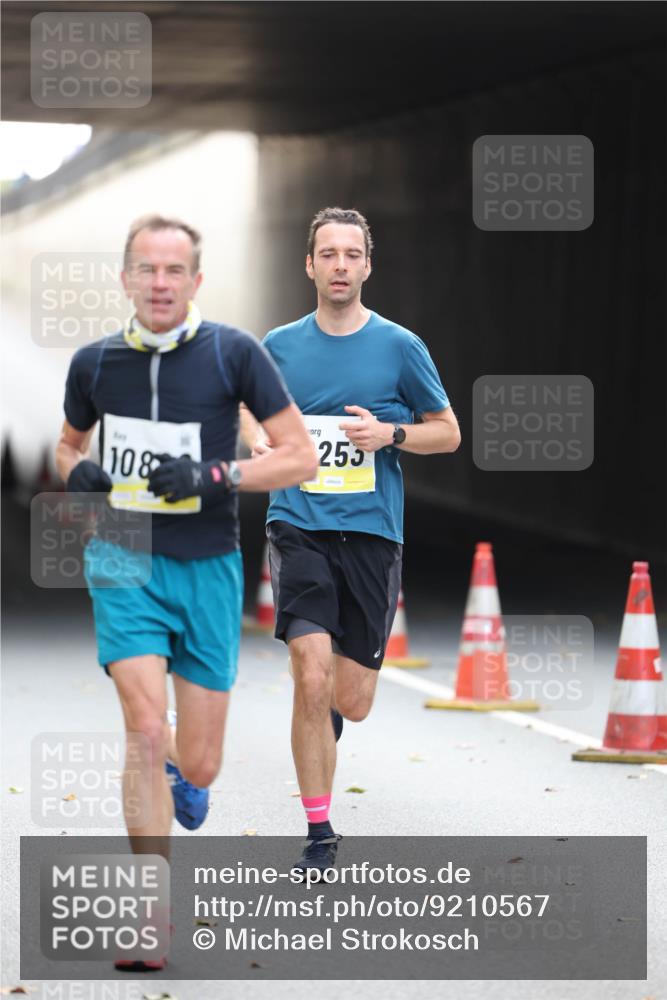 05.10.2025 - 20. swb-Marathon Bremen Michael Strokosch http://msf.ph/oto/9210567 05.10.2025 10:37:28 Laufen 108, 255 meine-sportfotos.de