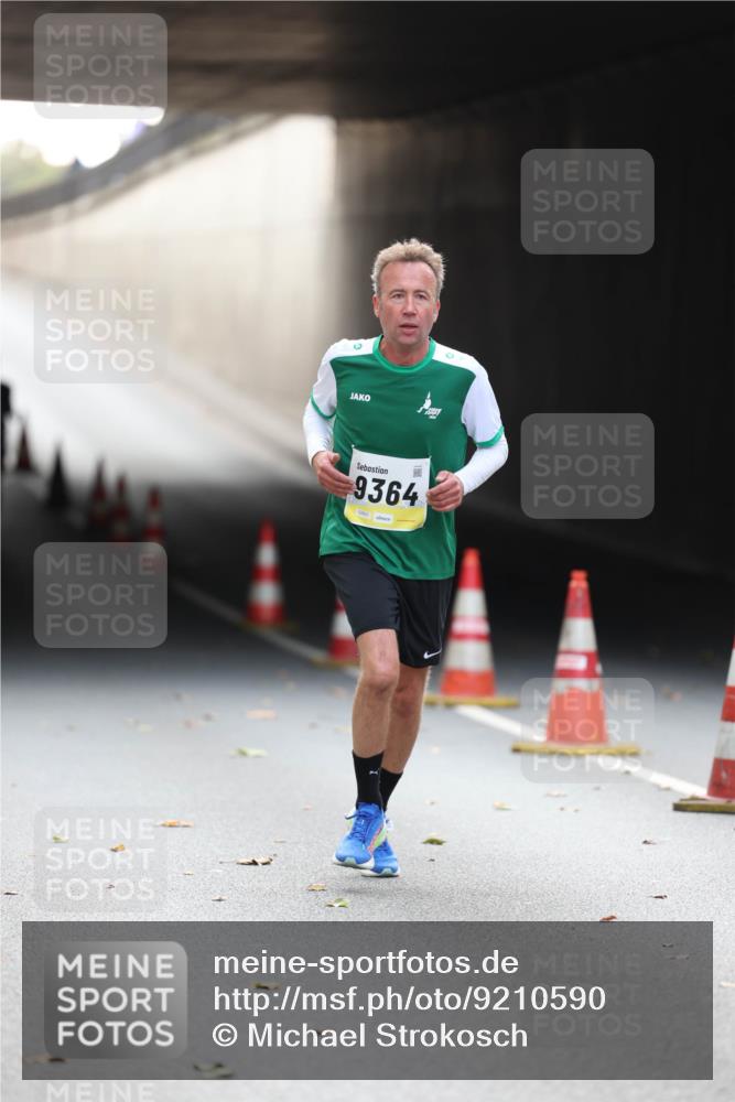 05.10.2025 - 20. swb-Marathon Bremen Michael Strokosch http://msf.ph/oto/9210590 05.10.2025 10:37:42 Laufen 9364 meine-sportfotos.de