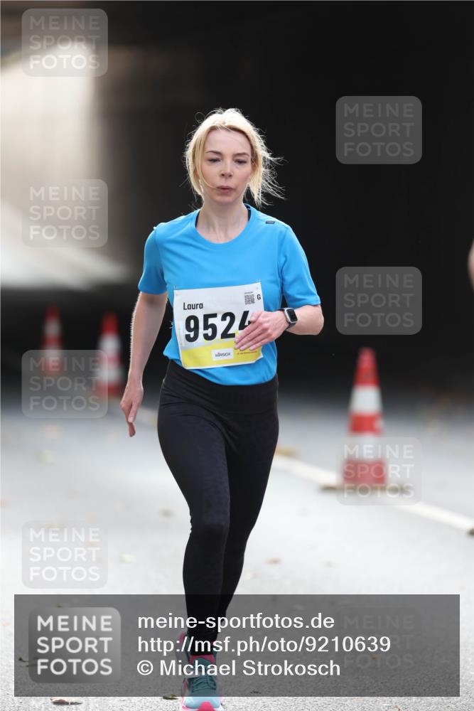 05.10.2025 - 20. swb-Marathon Bremen Michael Strokosch http://msf.ph/oto/9210639 05.10.2025 10:38:03 Laufen 9524 meine-sportfotos.de