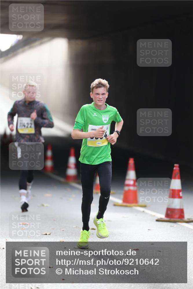 05.10.2025 - 20. swb-Marathon Bremen Michael Strokosch http://msf.ph/oto/9210642 05.10.2025 10:38:06 Laufen 11422 meine-sportfotos.de