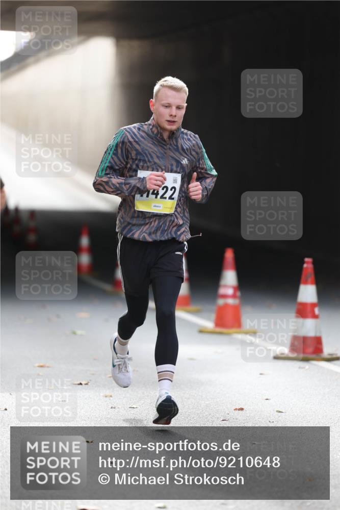 05.10.2025 - 20. swb-Marathon Bremen Michael Strokosch http://msf.ph/oto/9210648 05.10.2025 10:38:07 Laufen 422 meine-sportfotos.de