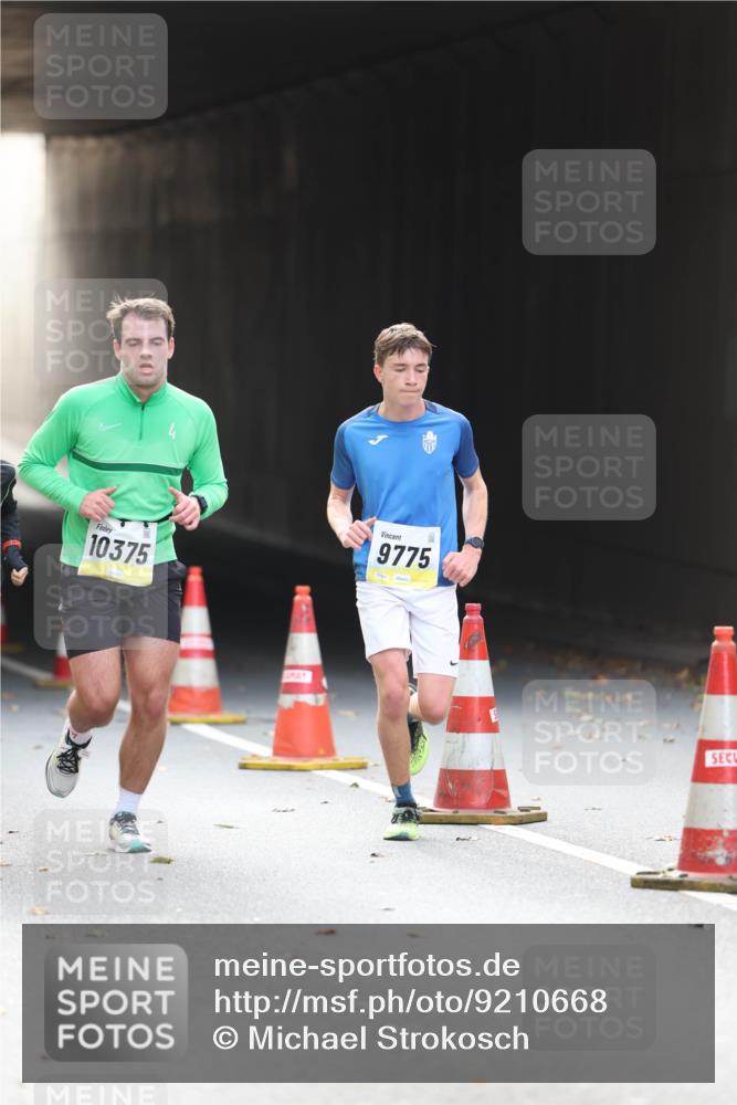 05.10.2025 - 20. swb-Marathon Bremen Michael Strokosch http://msf.ph/oto/9210668 05.10.2025 10:38:17 Laufen 0, 10375, 9775 meine-sportfotos.de