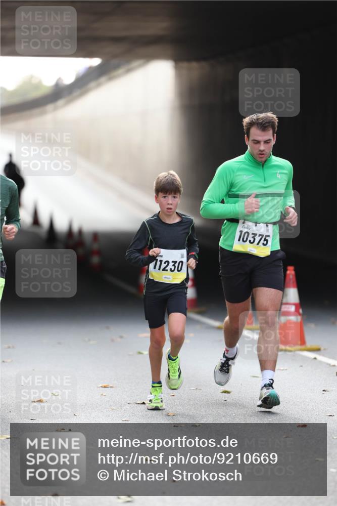 05.10.2025 - 20. swb-Marathon Bremen Michael Strokosch http://msf.ph/oto/9210669 05.10.2025 10:38:17 Laufen 11230, 10375 meine-sportfotos.de