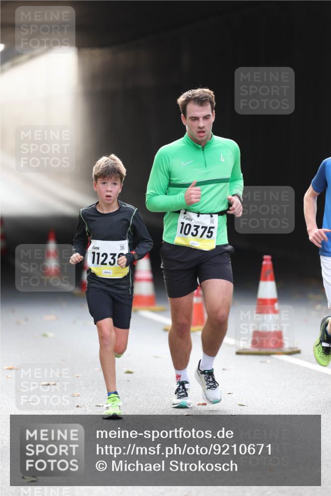 05.10.2025 - 20. swb-Marathon Bremen Michael Strokosch http://msf.ph/oto/9210671 05.10.2025 10:38:18 Laufen 11230, 10375 meine-sportfotos.de