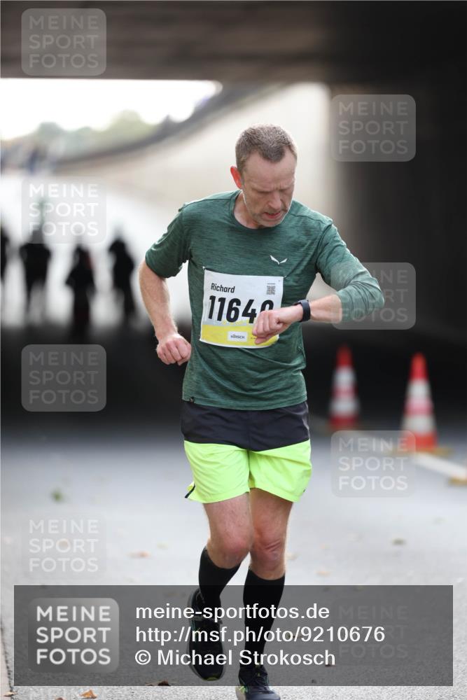 05.10.2025 - 20. swb-Marathon Bremen Michael Strokosch http://msf.ph/oto/9210676 05.10.2025 10:38:19 Laufen 1164 meine-sportfotos.de