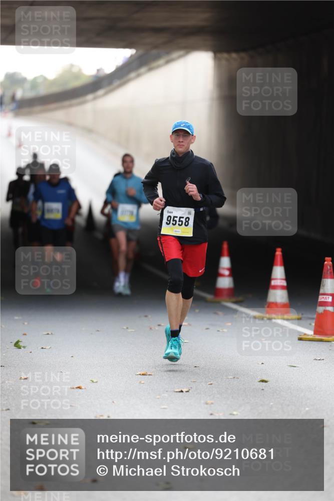 05.10.2025 - 20. swb-Marathon Bremen Michael Strokosch http://msf.ph/oto/9210681 05.10.2025 10:38:28 Laufen 9558 meine-sportfotos.de