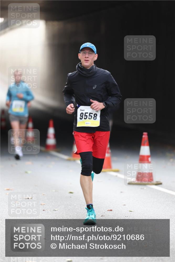 05.10.2025 - 20. swb-Marathon Bremen Michael Strokosch http://msf.ph/oto/9210686 05.10.2025 10:38:30 Laufen 9558 meine-sportfotos.de