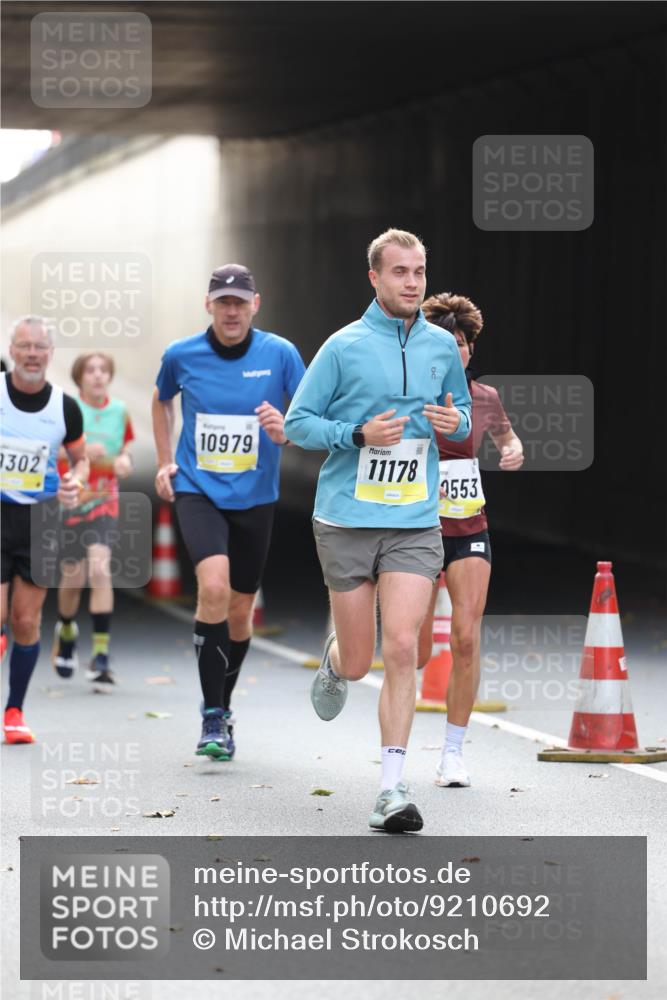 05.10.2025 - 20. swb-Marathon Bremen Michael Strokosch http://msf.ph/oto/9210692 05.10.2025 10:38:33 Laufen 302, 10979, 11178, 3553 meine-sportfotos.de
