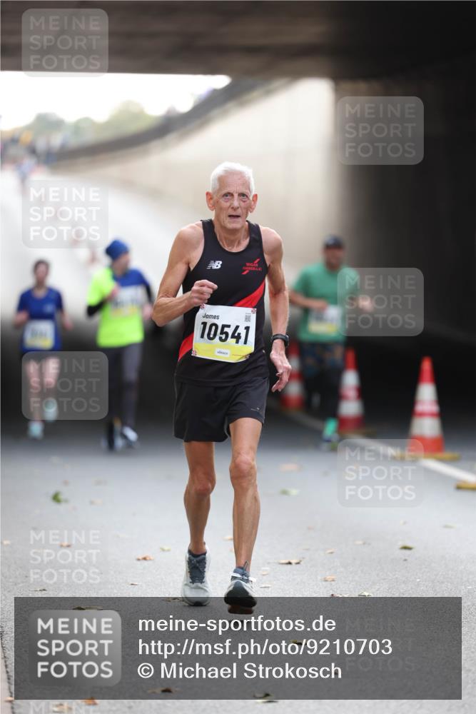 05.10.2025 - 20. swb-Marathon Bremen Michael Strokosch http://msf.ph/oto/9210703 05.10.2025 10:38:37 Laufen 10541 meine-sportfotos.de