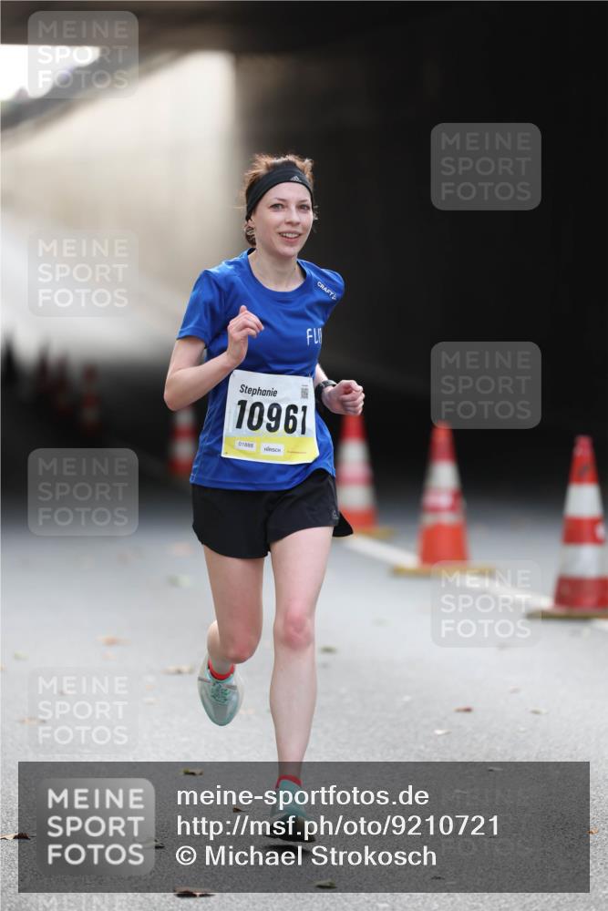 05.10.2025 - 20. swb-Marathon Bremen Michael Strokosch http://msf.ph/oto/9210721 05.10.2025 10:38:43 Laufen 10961, 01888 meine-sportfotos.de