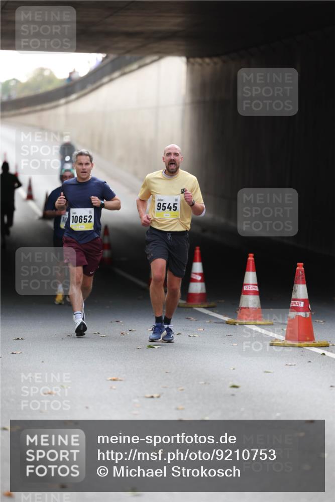 05.10.2025 - 20. swb-Marathon Bremen Michael Strokosch http://msf.ph/oto/9210753 05.10.2025 10:39:06 Laufen 10652, 9545 meine-sportfotos.de