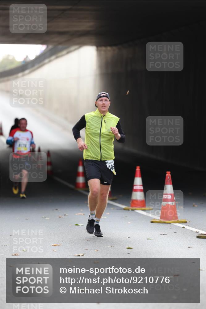 05.10.2025 - 20. swb-Marathon Bremen Michael Strokosch http://msf.ph/oto/9210776 05.10.2025 10:39:16 Laufen 105 meine-sportfotos.de
