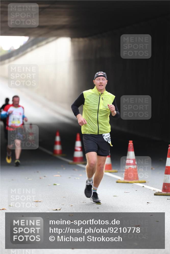 05.10.2025 - 20. swb-Marathon Bremen Michael Strokosch http://msf.ph/oto/9210778 05.10.2025 10:39:17 Laufen 105 meine-sportfotos.de