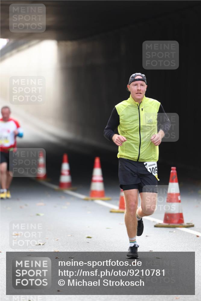 05.10.2025 - 20. swb-Marathon Bremen Michael Strokosch http://msf.ph/oto/9210781 05.10.2025 10:39:18 Laufen 105 meine-sportfotos.de