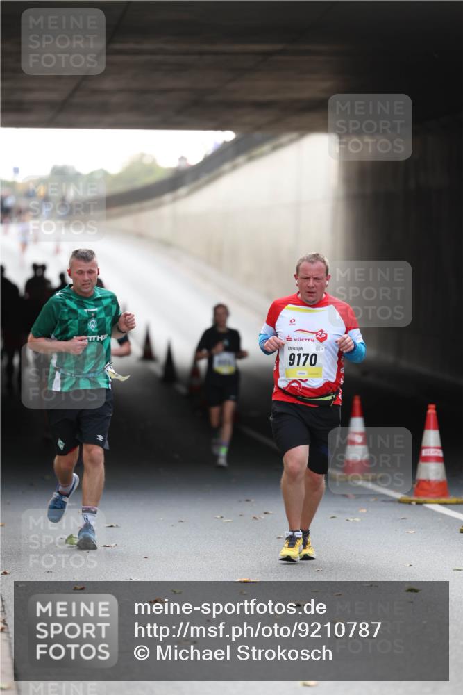05.10.2025 - 20. swb-Marathon Bremen Michael Strokosch http://msf.ph/oto/9210787 05.10.2025 10:39:20 Laufen 9170 meine-sportfotos.de