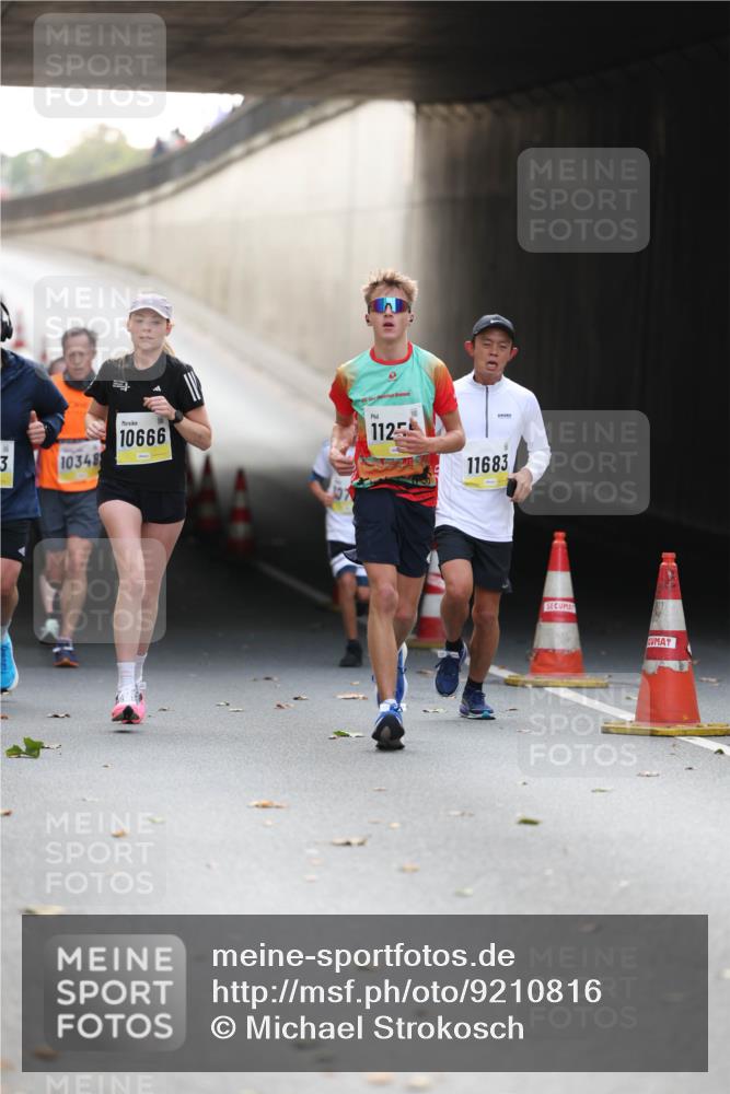 05.10.2025 - 20. swb-Marathon Bremen Michael Strokosch http://msf.ph/oto/9210816 05.10.2025 10:39:34 Laufen 3, 10348, 10666, 1125, 11683 meine-sportfotos.de