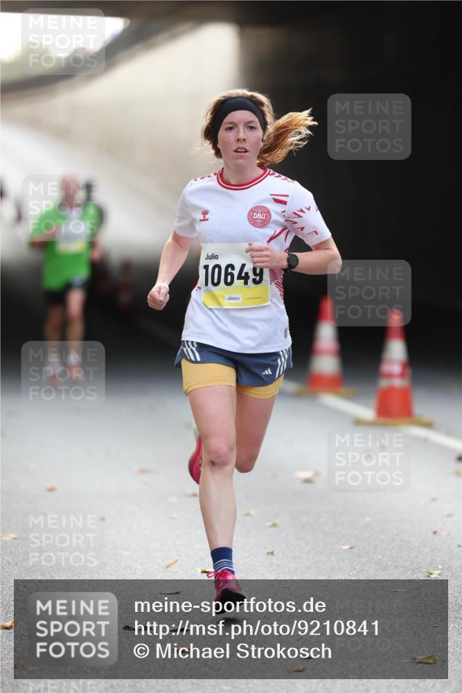 05.10.2025 - 20. swb-Marathon Bremen Michael Strokosch http://msf.ph/oto/9210841 05.10.2025 10:39:51 Laufen 10649 meine-sportfotos.de