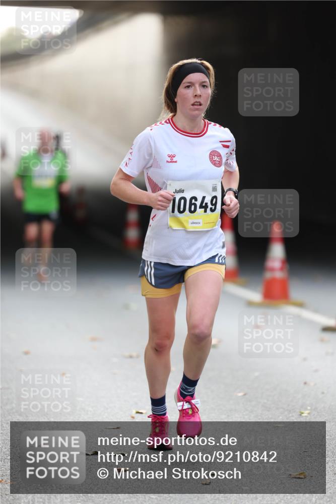05.10.2025 - 20. swb-Marathon Bremen Michael Strokosch http://msf.ph/oto/9210842 05.10.2025 10:39:51 Laufen 10649 meine-sportfotos.de