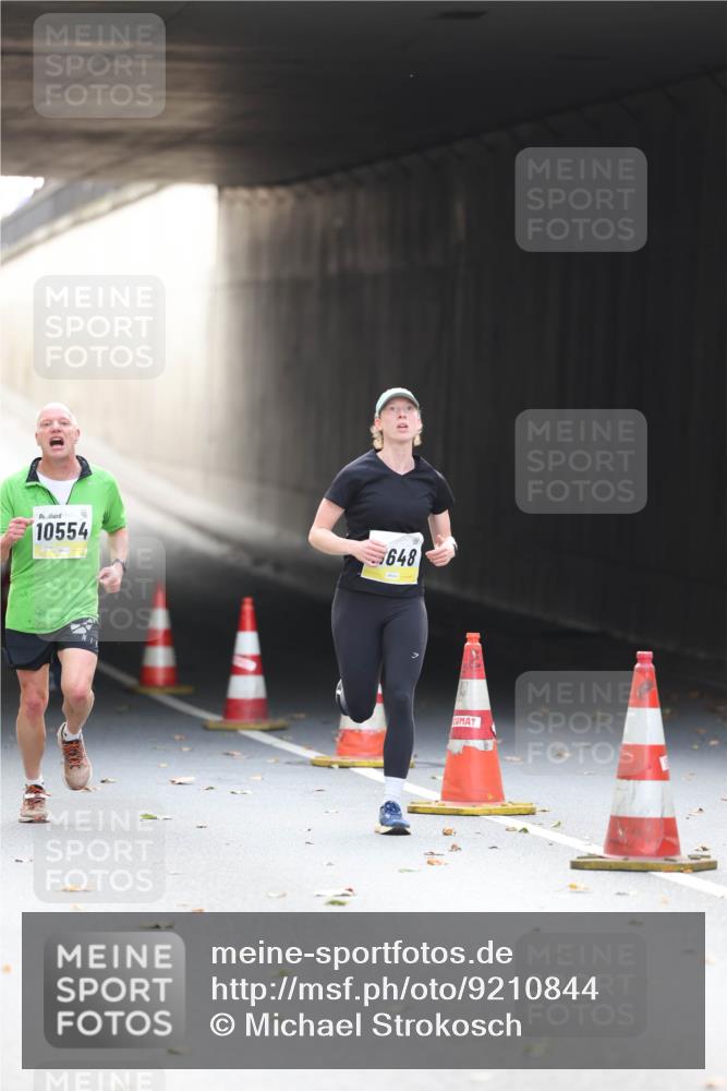 05.10.2025 - 20. swb-Marathon Bremen Michael Strokosch http://msf.ph/oto/9210844 05.10.2025 10:39:52 Laufen 10554, 648 meine-sportfotos.de