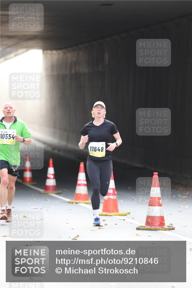 05.10.2025 - 20. swb-Marathon Bremen Michael Strokosch http://msf.ph/oto/9210846 05.10.2025 10:39:53 Laufen 10554, 11648 meine-sportfotos.de