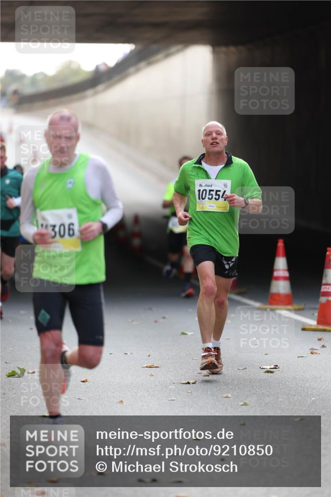 05.10.2025 - 20. swb-Marathon Bremen Michael Strokosch http://msf.ph/oto/9210850 05.10.2025 10:39:54 Laufen 306, 10554 meine-sportfotos.de