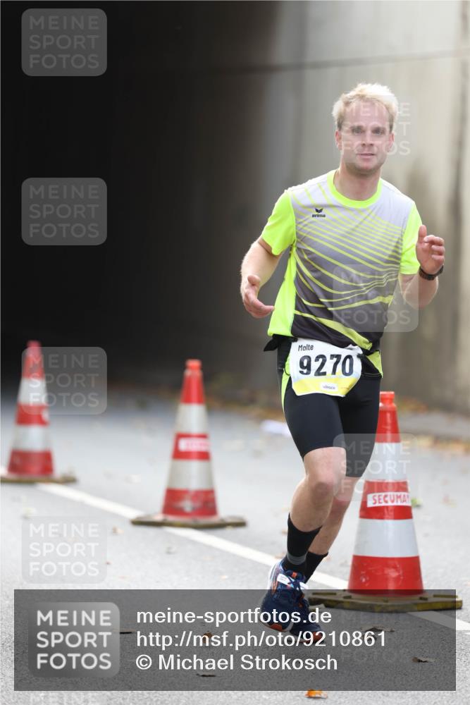 05.10.2025 - 20. swb-Marathon Bremen Michael Strokosch http://msf.ph/oto/9210861 05.10.2025 10:40:00 Laufen 9270 meine-sportfotos.de