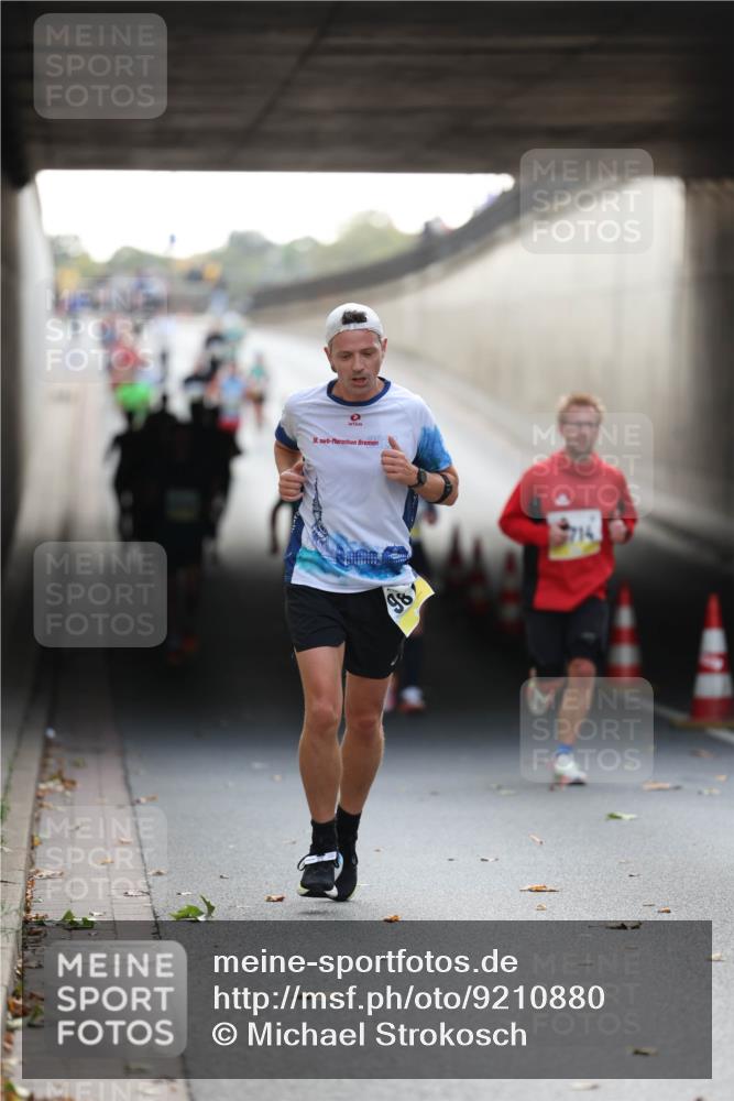 05.10.2025 - 20. swb-Marathon Bremen Michael Strokosch http://msf.ph/oto/9210880 05.10.2025 10:40:10 Laufen 18, 98, 714 meine-sportfotos.de