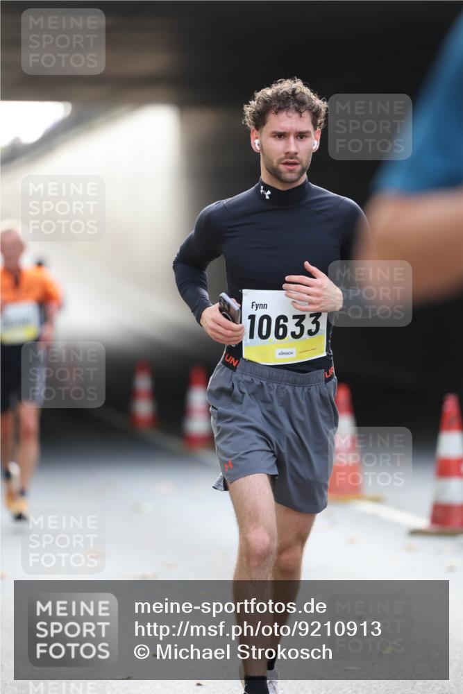 05.10.2025 - 20. swb-Marathon Bremen Michael Strokosch http://msf.ph/oto/9210913 05.10.2025 10:40:23 Laufen 10633 meine-sportfotos.de
