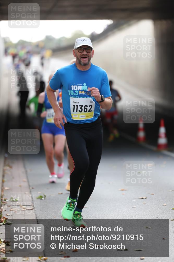 05.10.2025 - 20. swb-Marathon Bremen Michael Strokosch http://msf.ph/oto/9210915 05.10.2025 10:40:24 Laufen 70, 3, 11362, 02348 meine-sportfotos.de