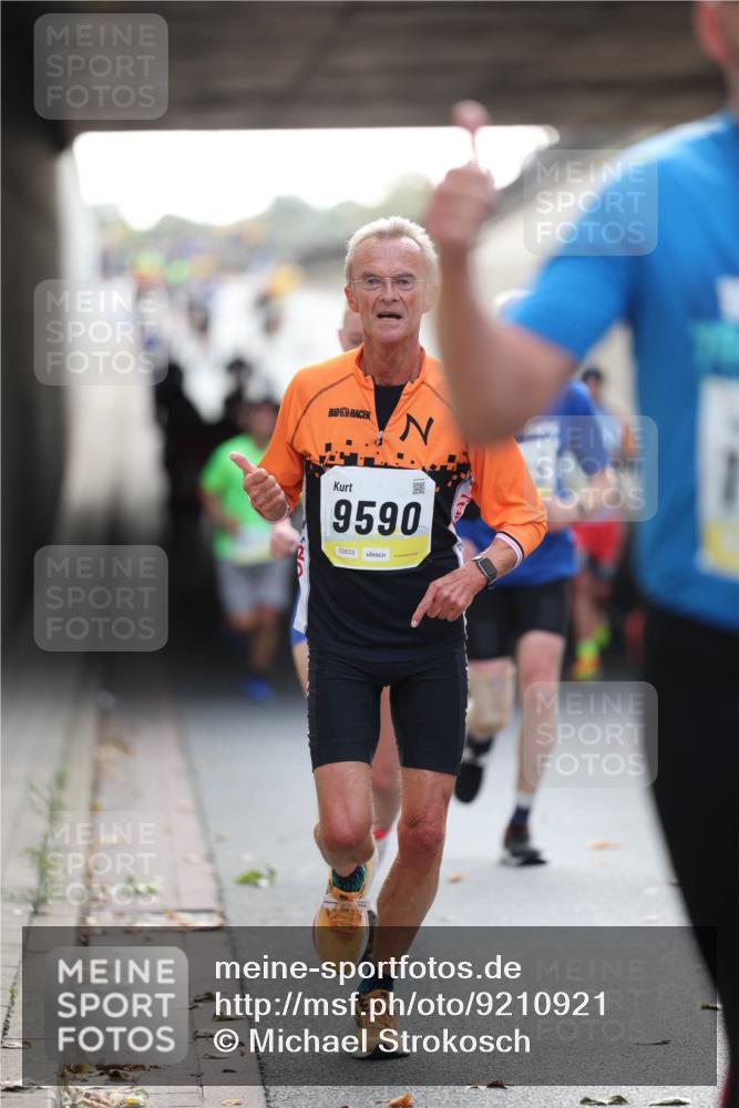 05.10.2025 - 20. swb-Marathon Bremen Michael Strokosch http://msf.ph/oto/9210921 05.10.2025 10:40:26 Laufen 9590, 02633 meine-sportfotos.de