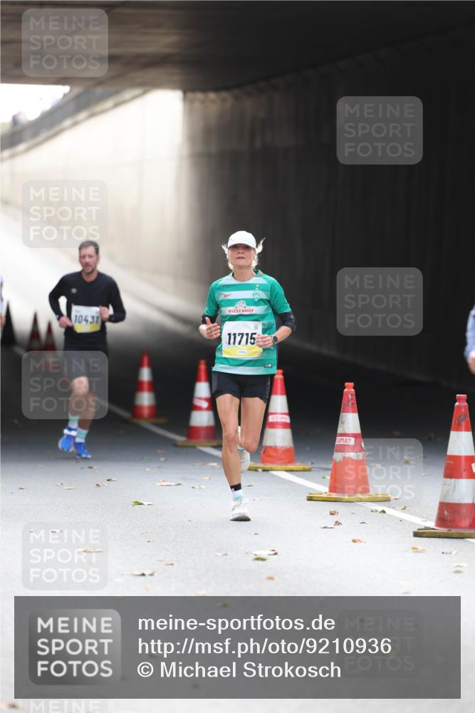 05.10.2025 - 20. swb-Marathon Bremen Michael Strokosch http://msf.ph/oto/9210936 05.10.2025 10:40:35 Laufen 10431, 11715 meine-sportfotos.de