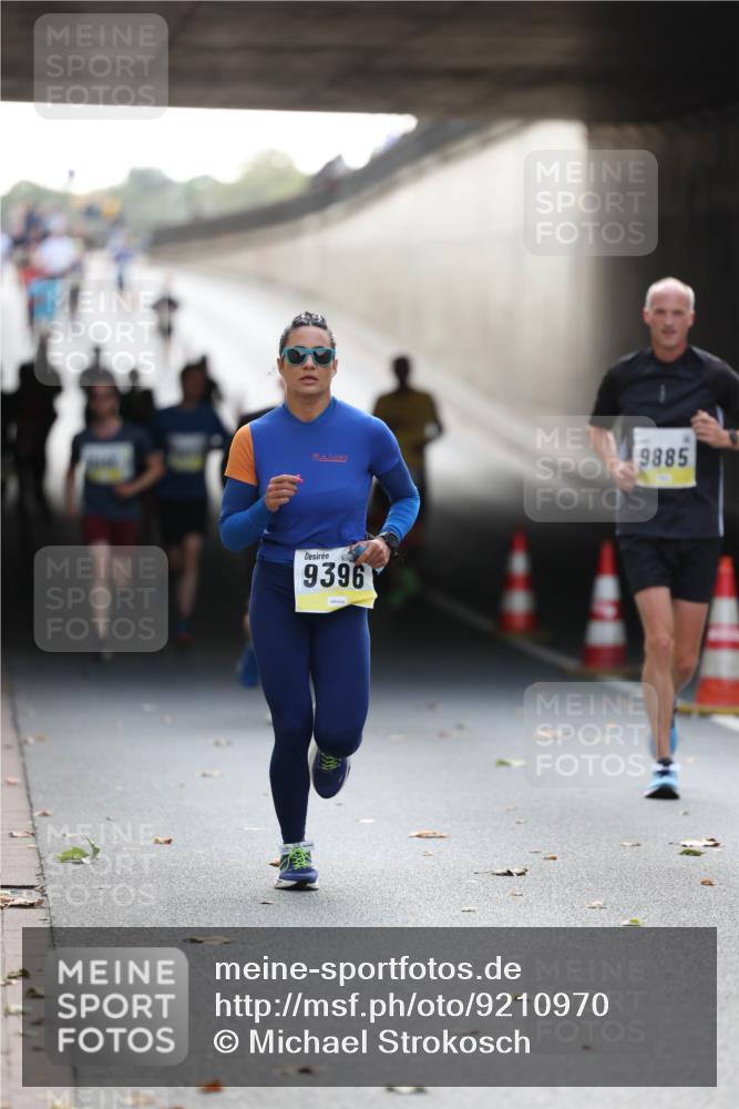 05.10.2025 - 20. swb-Marathon Bremen Michael Strokosch http://msf.ph/oto/9210970 05.10.2025 10:40:50 Laufen 9885, 9396 meine-sportfotos.de
